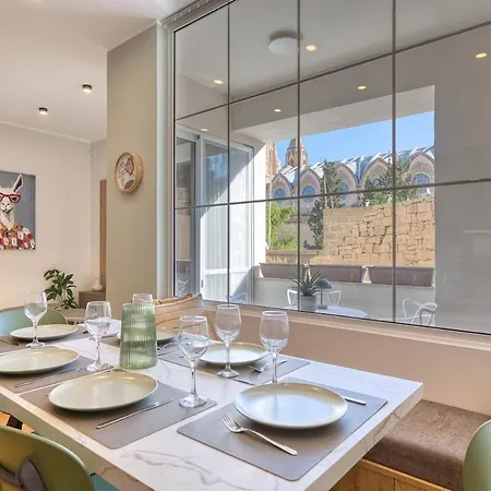 Stylish 3bdrm 3bathrm Near Balluta Bay, St Julians 公寓 *